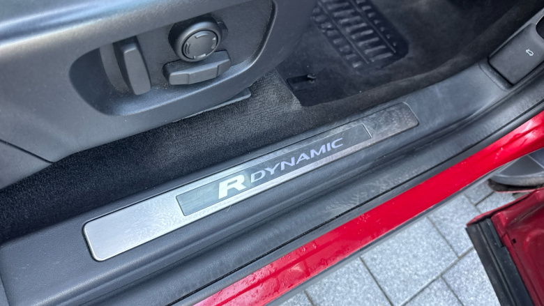 Land Rover Discovery Sport 2.0 D240 R-Dynamic HSE 5dr Auto Diesel Station Wagon